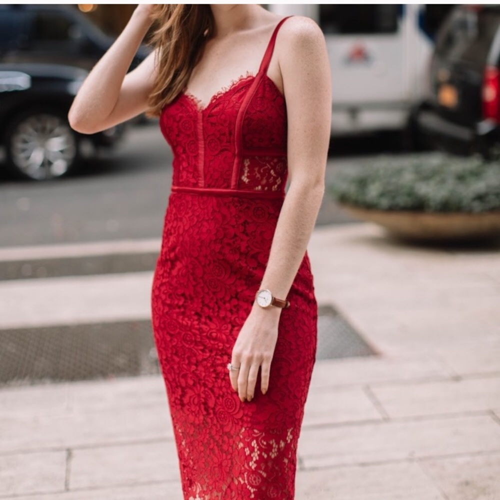 Lace sheath express dress